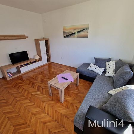 Vala Apartments Ровин Екстериор снимка