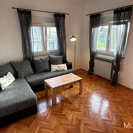 Vala Apartments Ровин Екстериор снимка