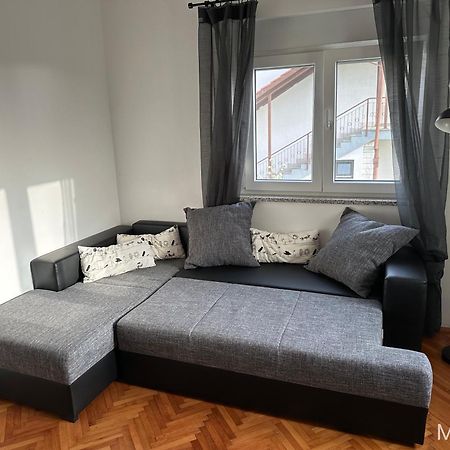 Vala Apartments Ровин Екстериор снимка