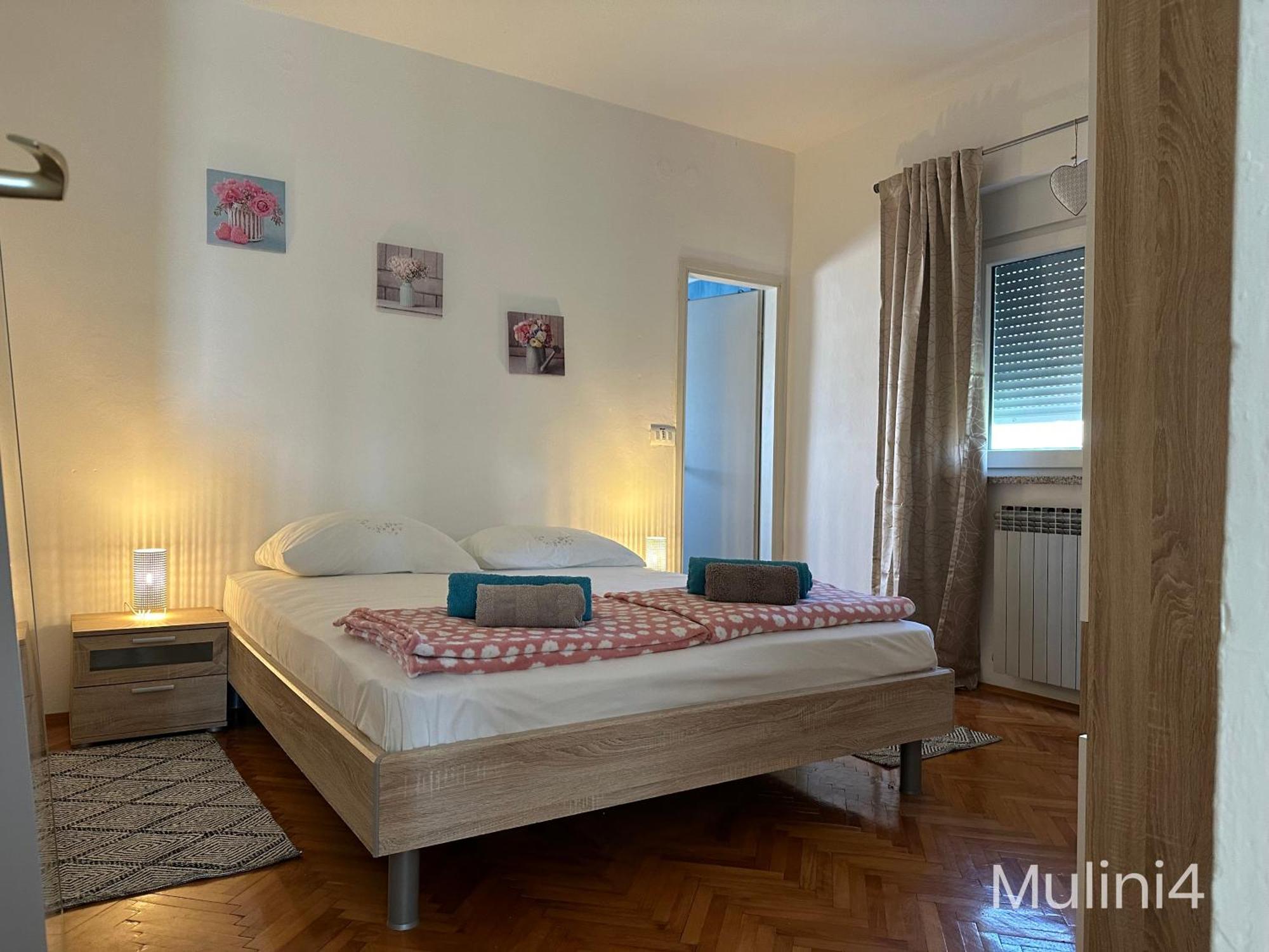 Vala Apartments Ровин Екстериор снимка