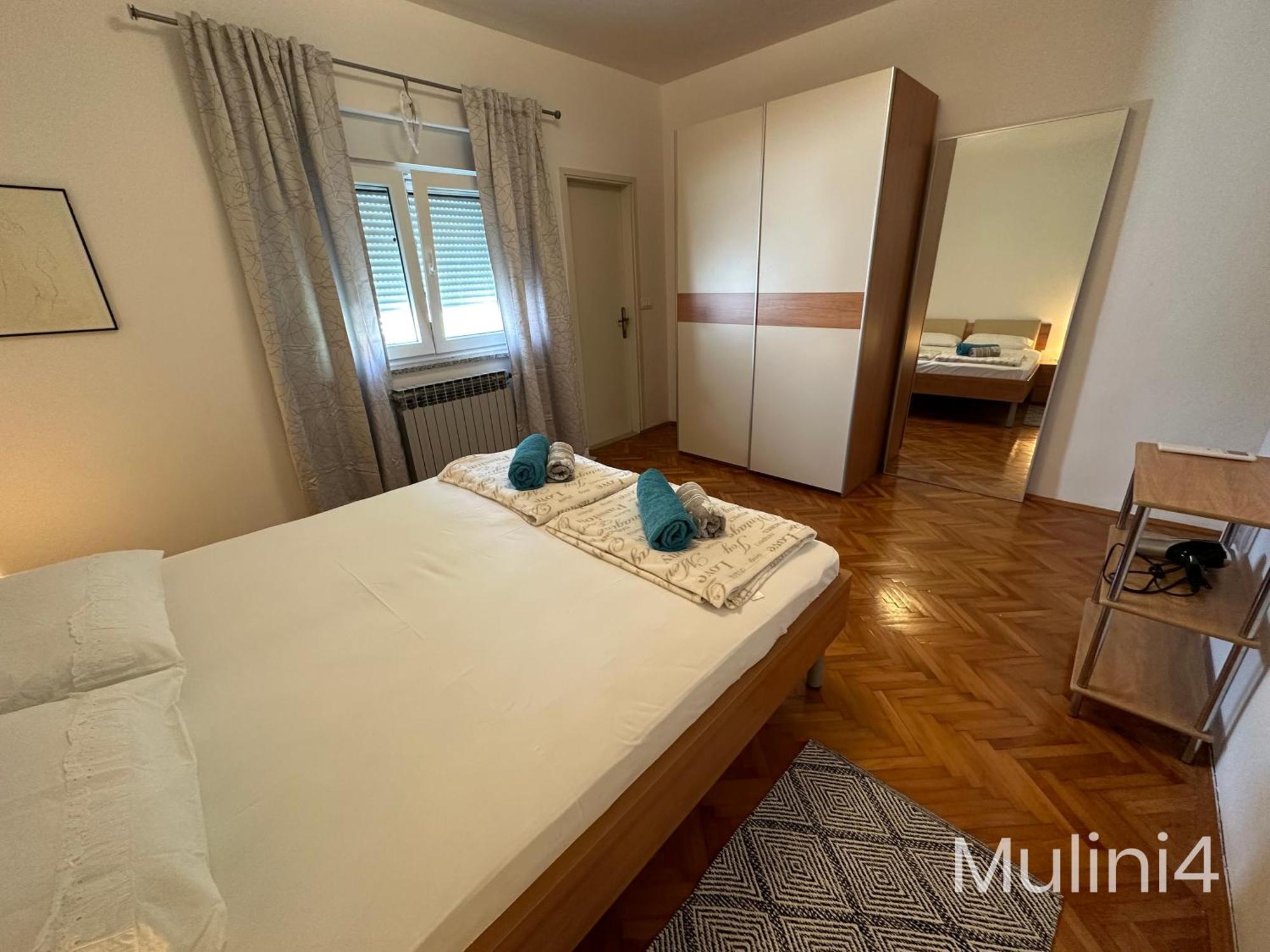 Vala Apartments Ровин Екстериор снимка